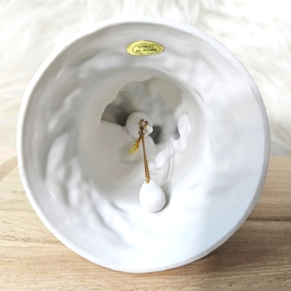 Collectible Green Hummingbird White Flower Nature Garden Porcelain Bell Figurine - Picture 8 of 9